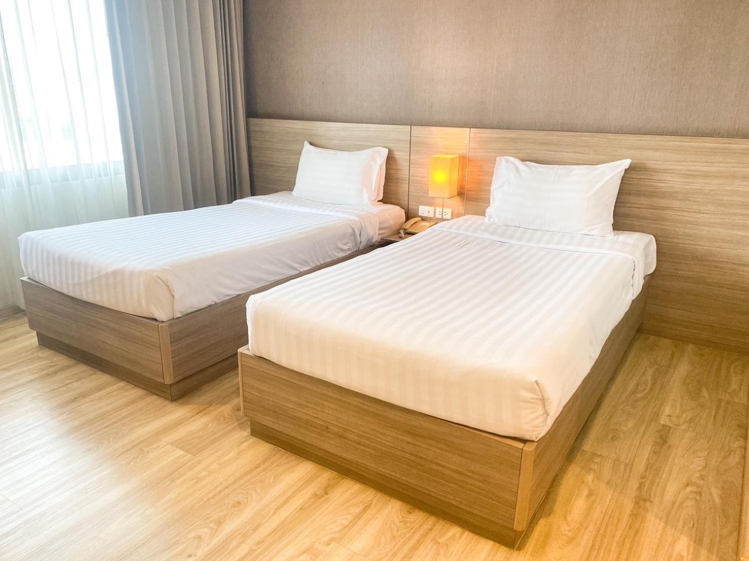Leosor Hotel Накхонратчасіма Екстер'єр фото