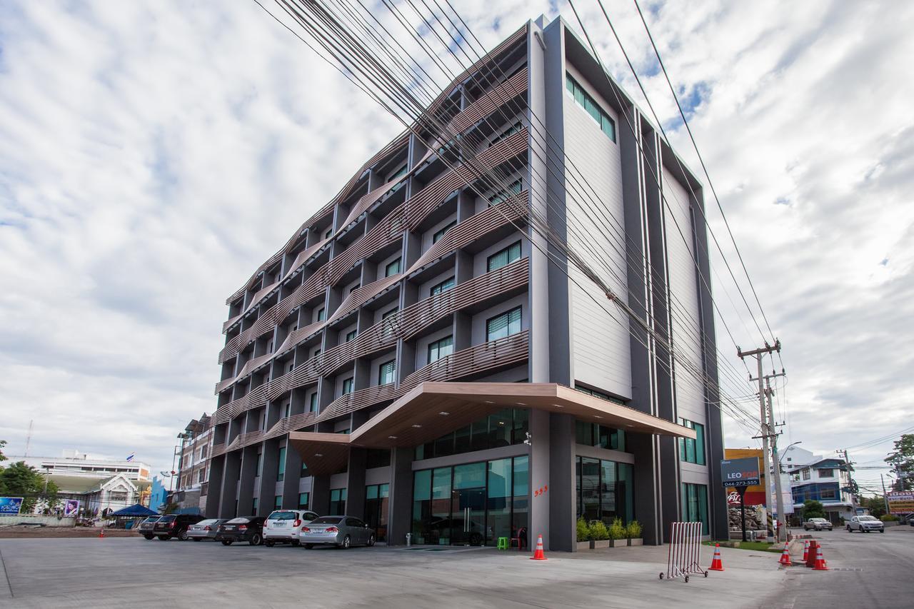 Leosor Hotel Накхонратчасіма Екстер'єр фото