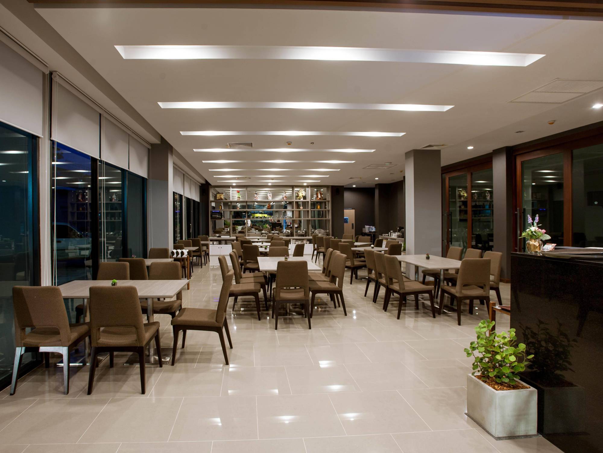 Leosor Hotel Накхонратчасіма Екстер'єр фото
